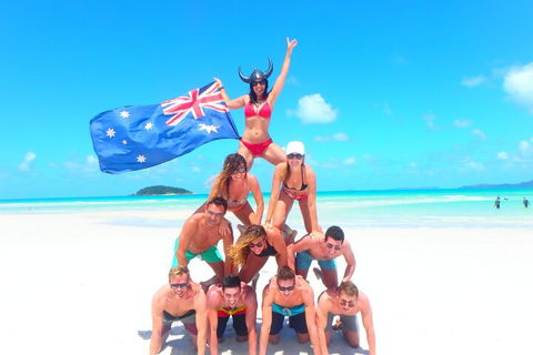 Sail, Snorkel, SUP & Kayak Charter Whitsundays - Surfers Paradise Gold Coast 3