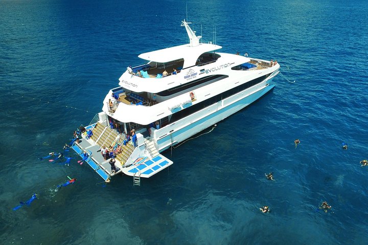 Cruises Sailing And Water Tours Airlie Beach QLD Surfers Paradise Gold Coast