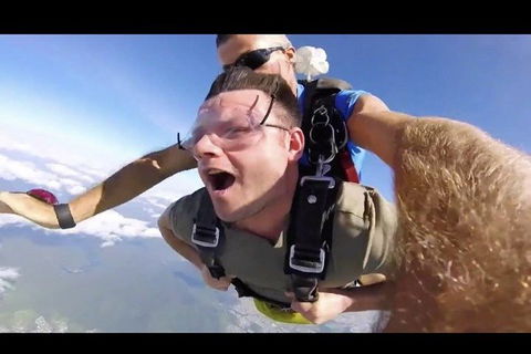 Reef And Rainforest Tandem Sky Dive In Cairns - Surfers Paradise Gold Coast 1