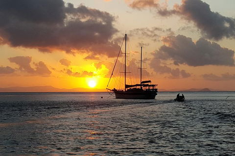 2-Day Whitsundays Sailing Adventure: SV Whitehaven - Surfers Paradise Gold Coast 4