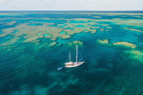 3 Day Whitsundays Sailing And Diving Adventure: Kiana - Surfers Paradise Gold Coast 1
