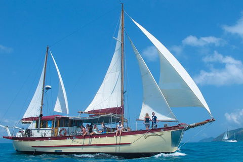 2-Day Whitsundays Sailing Adventure: Summertime - Surfers Paradise Gold Coast 1