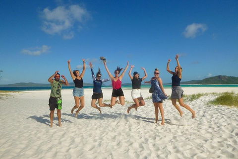 2-Day Whitsundays Sailing Adventure: Summertime - Surfers Paradise Gold Coast 2