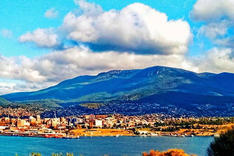 Hobart Half-Day Sightseeing Coach Tram Tour - Surfers Paradise Gold Coast 2