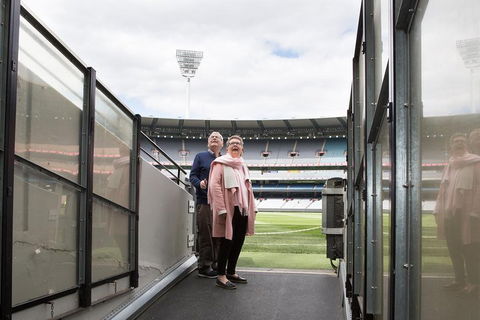 Ultimate Sports Lovers Bus Tour Of Melbourne - Surfers Paradise Gold Coast 3